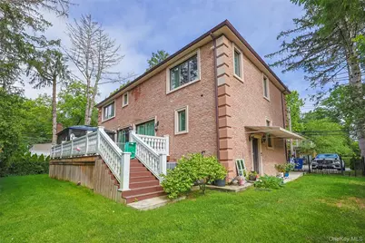 90 Baker Hill Road, Great Neck, NY 11023 - Photo 3