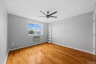 10 Pennyfield Ave, Bronx, NY 10465 - Photo 7