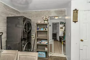 631 Hollywood Ave, Bronx, NY 10465 - Photo 17