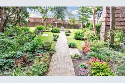 8 Barstow Road #7H, Great Neck, NY 11021 - Photo 23