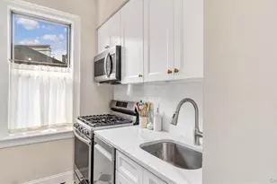 8 Barstow Rd, Great Neck, NY 11021 - Photo 9