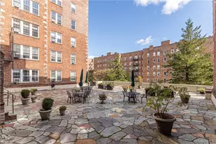 270 Bronxville Rd, Bronxville, NY 10708 - Photo 23