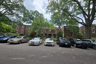 150-14 Geothals Ave, Briarwood, NY 11432 - Photo 5