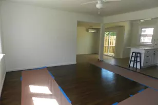 39 W 3rd St, Patchogue, NY 11772 - Photo 3