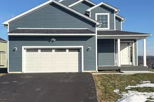 34 Dartmouth Dr, Poughkeepsie, NY 12603 - Photo 5