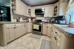 93-53 207th St, Queens Village, NY 11428 - Photo 23