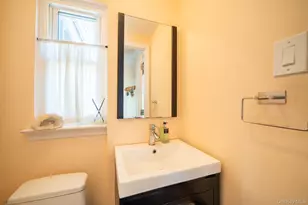 75-22 186th St, Fresh Meadows, NY 11366 - Photo 9