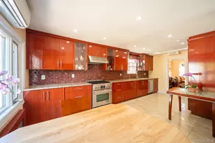 75-22 186th St, Fresh Meadows, NY 11366 - Photo 17