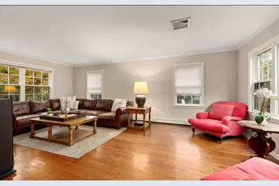 240 Plainview Road, Woodbury, NY 11797 - Photo 7