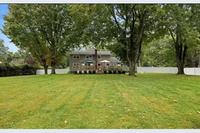 240 Plainview Road, Woodbury, NY 11797 - Photo 15