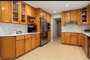 240 Plainview Rd, Woodbury, NY 11797 - Photo 5