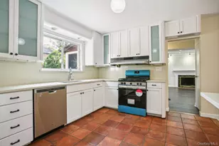 82-43 213th St, Hollis, NY 11427 - Photo 7