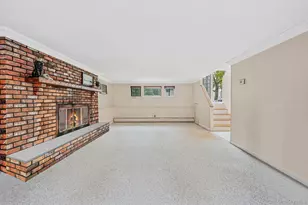 8 Kenswick Ln, Huntington Station, NY 11746 - Photo 19