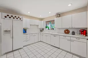 8 Kenswick Ln, Huntington Station, NY 11746 - Photo 9