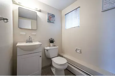 8 Kenswick Lane, Huntington Station, NY 11746 - Photo 23