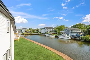 771 S 9th St, Lindenhurst, NY 11757 - Photo 27