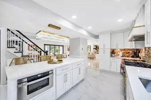 54 Pine Hill Ln, Dix Hills, NY 11746 - Photo 21