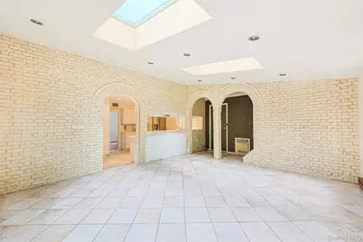 3 Buckingham Place, Great Neck, NY 11021 - Photo 15