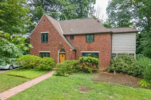 3 Buckingham Pl, Great Neck, NY 11021 - Photo 1