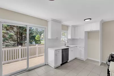 20 Whitman Avenue, Islip, NY 11751 - Photo 11