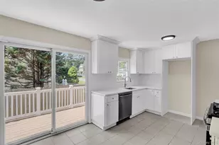 20 Whitman Ave, Islip, NY 11751 - Photo 11