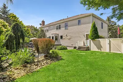 5 Windcrest Drive, Manorville, NY 11949 - Photo 3