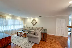 48 Archie Pl, West Islip, NY 11795 - Photo 11