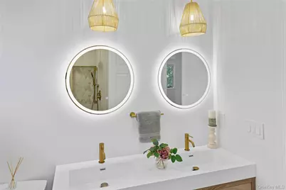 13 Bittersweet Avenue S, Hampton Bays, NY 11946 - Photo 29