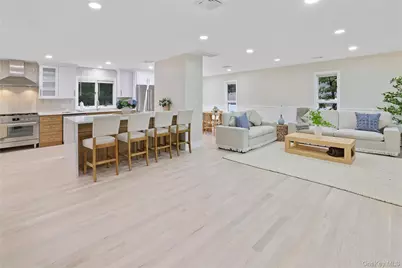 13 Bittersweet Avenue S, Hampton Bays, NY 11946 - Photo 7