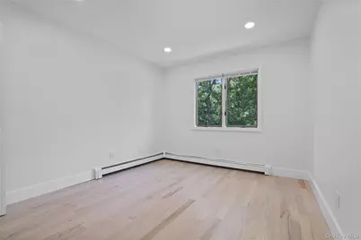 13 Bittersweet Avenue S, Hampton Bays, NY 11946 - Photo 21