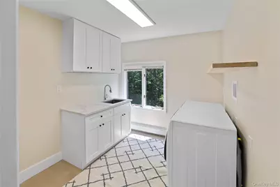 13 Bittersweet Avenue S, Hampton Bays, NY 11946 - Photo 33