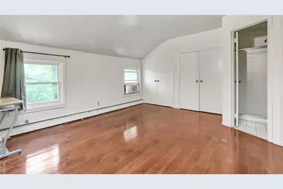 117 Glenwood Road, Glenwood Landing, NY 11547 - Photo 9