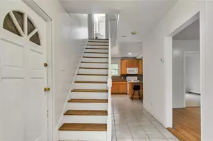 117 Glenwood Rd, Glenwood Landing, NY 11547 - Photo 3