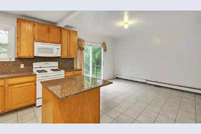 117 Glenwood Road, Glenwood Landing, NY 11547 - Photo 7