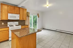 117 Glenwood Rd, Glenwood Landing, NY 11547 - Photo 7