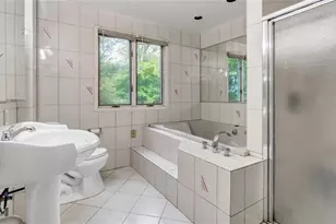 117 Glenwood Rd, Glenwood Landing, NY 11547 - Photo 11