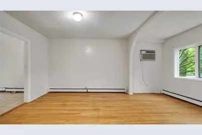 117 Glenwood Road, Glenwood Landing, NY 11547 - Photo 5