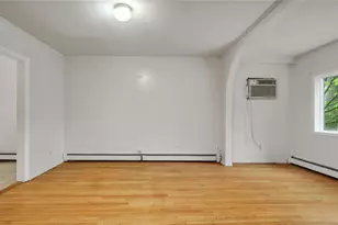 117 Glenwood Rd, Glenwood Landing, NY 11547 - Photo 5