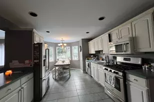 121 West Ave, Hicksville, NY 11801 - Photo 5