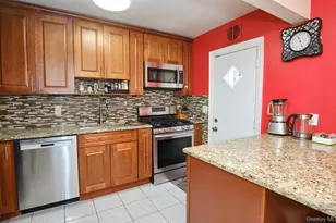 3000 Radcliff Ave, Bronx, NY 10469 - Photo 15