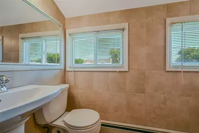 532 Alwick Avenue, West Islip, NY 11795 - Photo 13