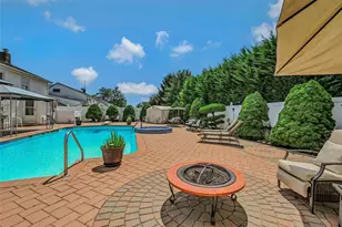 532 Alwick Ave, West Islip, NY 11795 - Photo 17