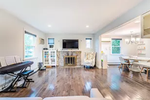 43 Jayson Ave, Great Neck, NY 11021 - Photo 9