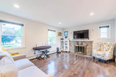 43 Jayson Avenue, Great Neck, NY 11021 - Photo 13