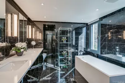 9 Winding Way, Locust Valley, NY 11560 - Photo 19