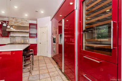 53 Pembroke Drive, Glen Cove, NY 11542 - Photo 19