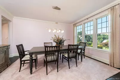 53 Pembroke Drive, Glen Cove, NY 11542 - Photo 9