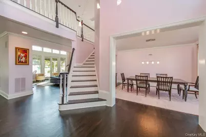 53 Pembroke Drive, Glen Cove, NY 11542 - Photo 5