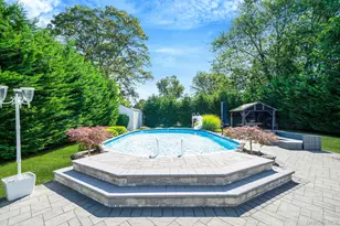 29 Selden Blvd, Centereach, NY 11720 - Photo 33