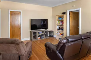 141 Wyckoff Pl, Woodmere, NY 11598 - Photo 9